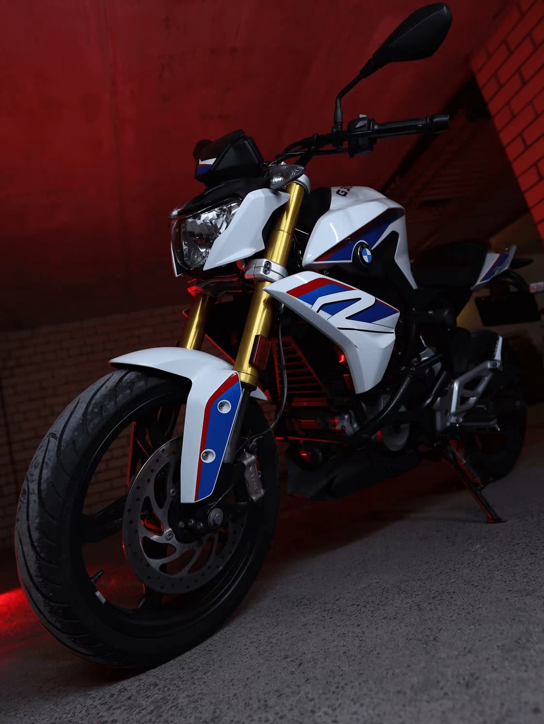 BMW G310 R
